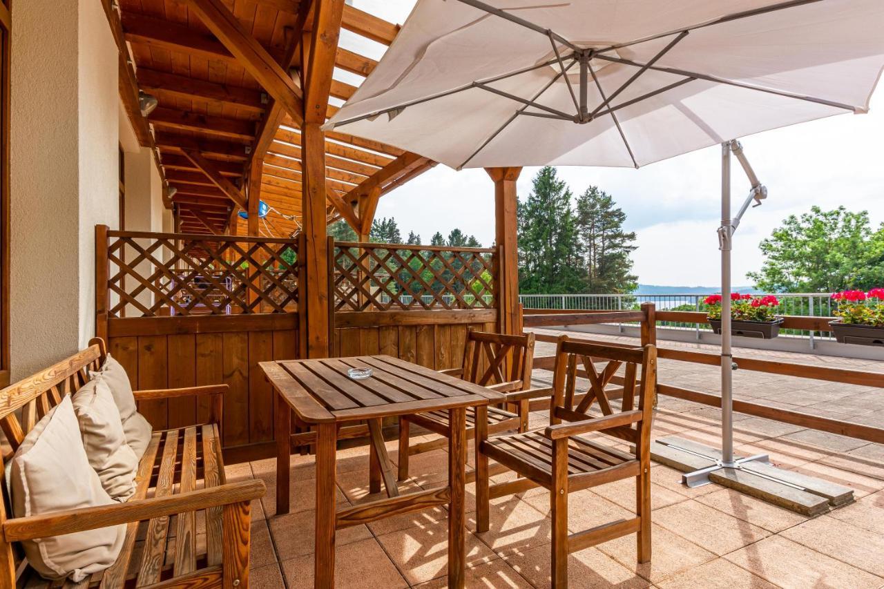 Lipno View - Blue 6